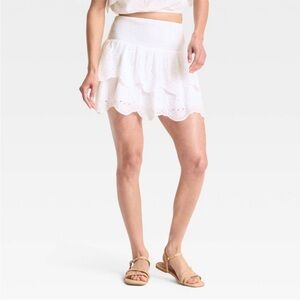 Women's Eyelet Ruffle Mini A-Line Skirt - Universal Thread™ White S NWT